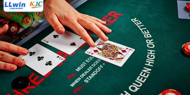 Hướng dẫn luật chơi Three Card Poker đơn giản, dễ hiểu